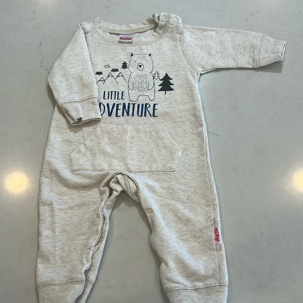 Nuby baby jumpsuit, like new, 0-3 months.